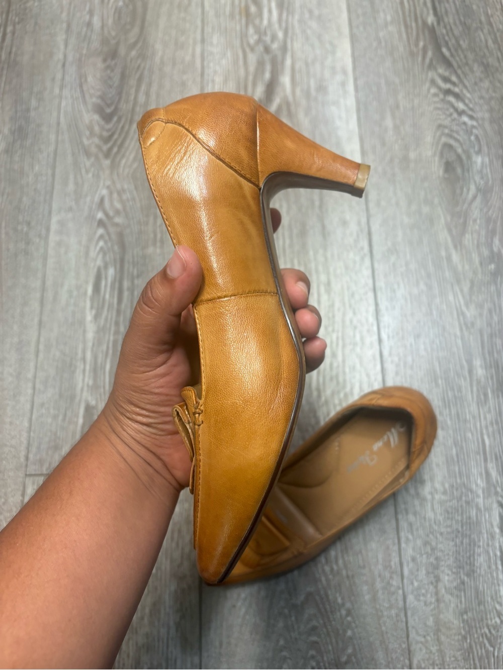 Mona Flying Classic Tan Leather Pointed-Toe Pumps - Women's - Picture 8 of 12